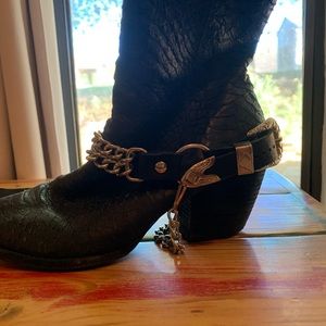 Leather boot straps!